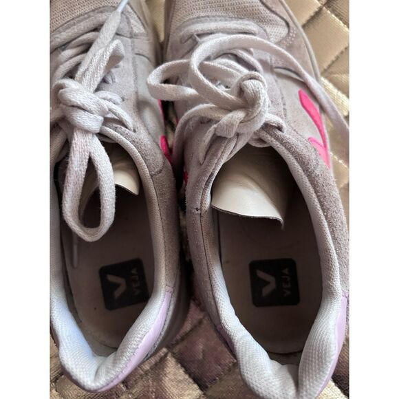 Vega Suede V-10 Sneakers in Fluorescent pink Size 9 - Picture 8 of 12